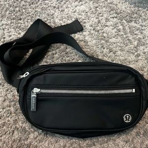 Viral bag Lululemon-everywhere belt bag
